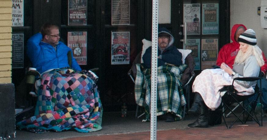 Crowd Gathers Early for Leesburg's Jingle Jam Tickets | Happenings ...
