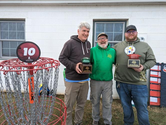 LoCo Disc Golf Makes WorldRecord Donation to Loudoun Hunger Giving