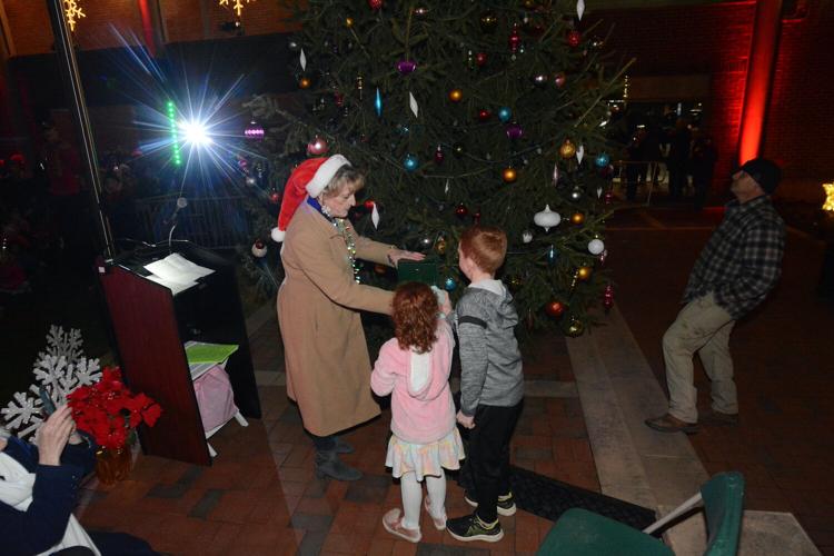 Photo Gallery Leesburg Tree Lighting Ceremony Leesburg