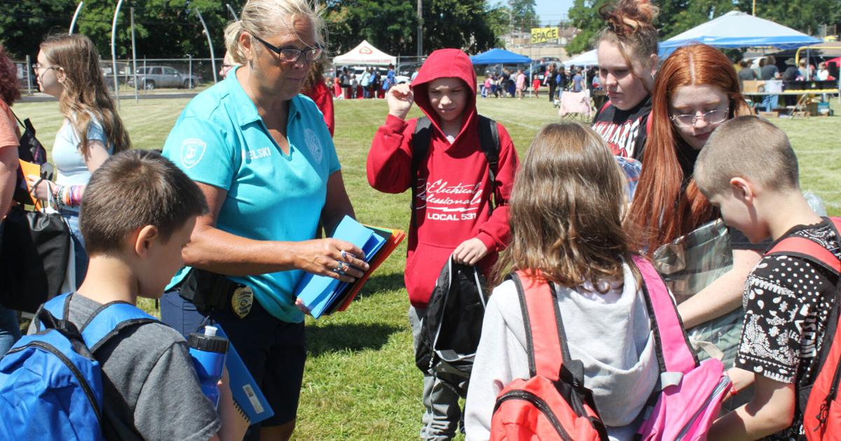 Student Outdoor Rally Rally gets students all set for school | Local News | lpheralddispatch.com