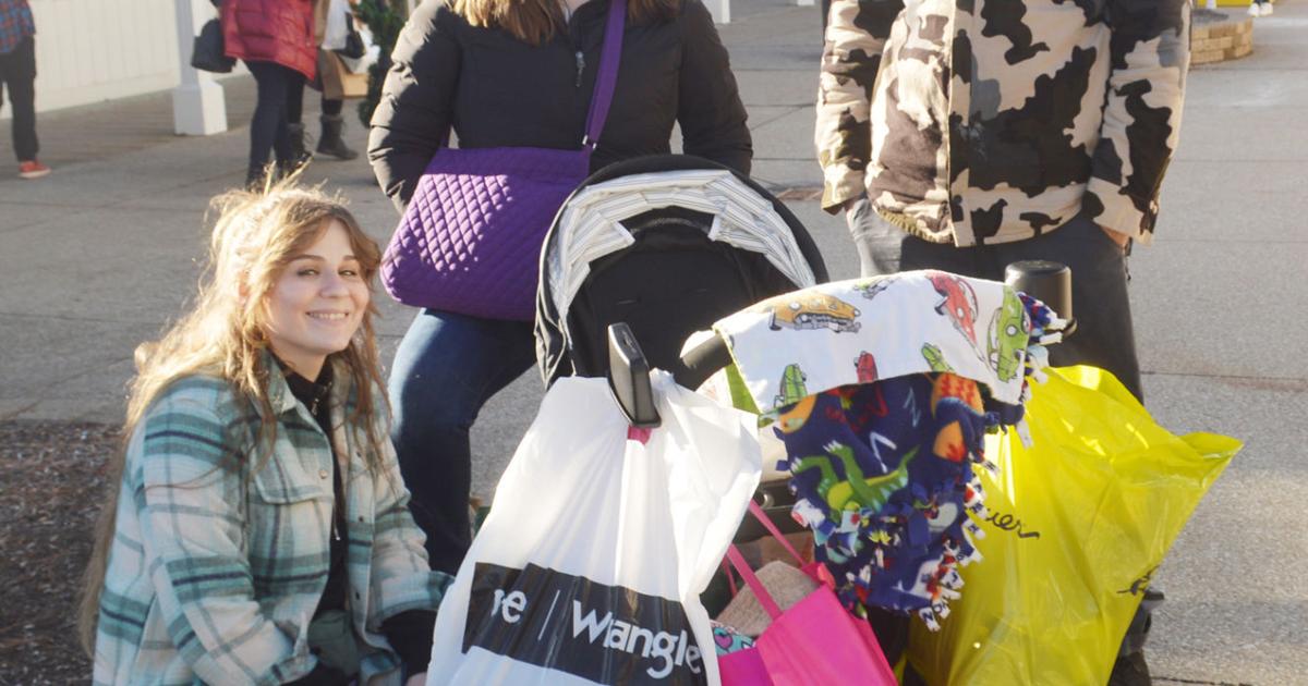 Inflation doesn't slow down shoppers on Black Friday | Local News ...