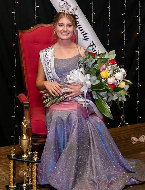 Raeann Grusak crowned LP County Fair Queen