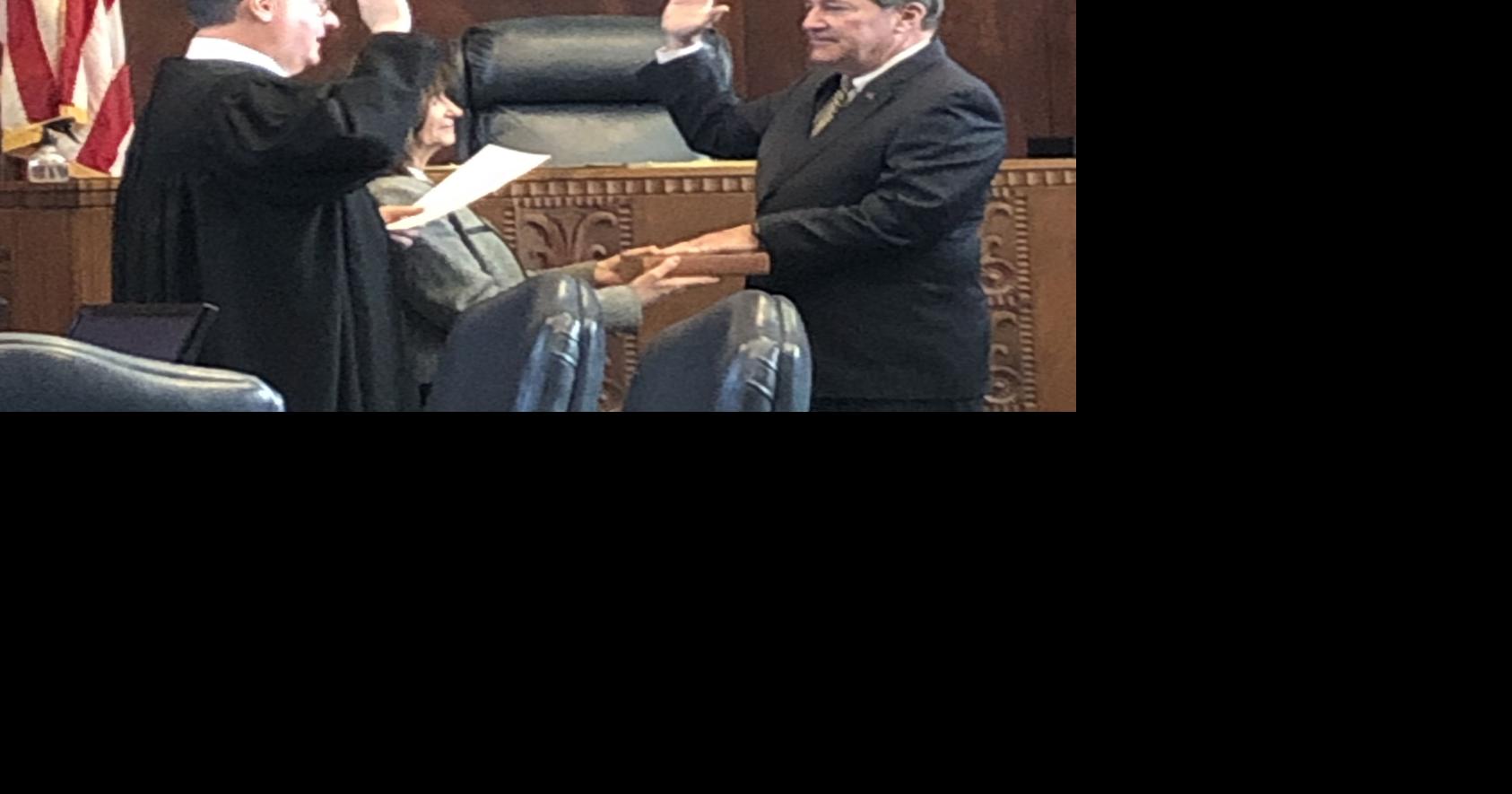 Former congressman, senator sworn in as U.S. Ambassador to Vatican ...