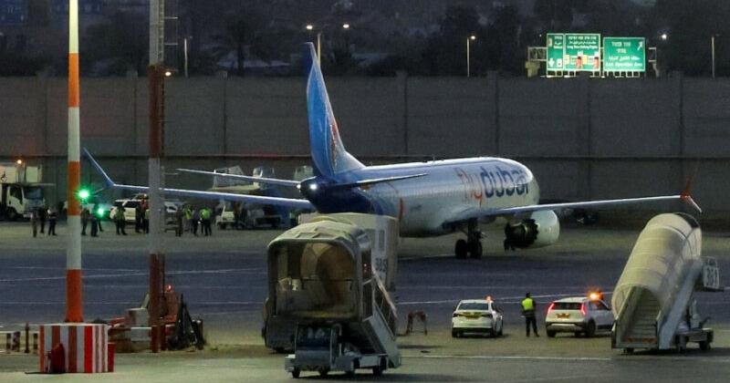 Passengers from a FlyDubai flight en route to Israel from the UAE, which was diverted to Saudi Arabia due to an emergency signal, land at Ben Gurion International Airport | Major News Passengers from a FlyDubai flight en route to Israel from the UAE, which was diverted to Saudi Arabia due to an emergency signal, land at Ben Gurion International Airport | Major News