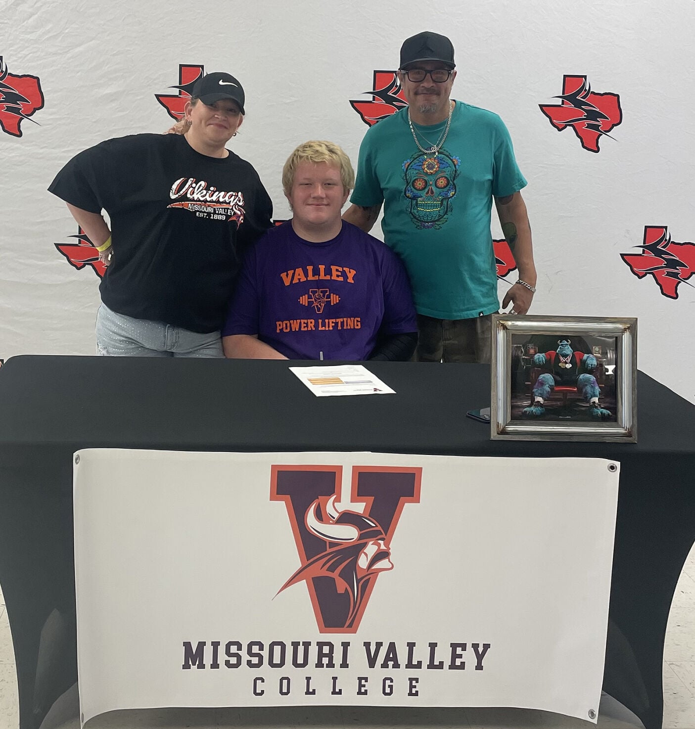 Huntington’s Solomon Reid Commits to Powerlifting at Missouri Valley College