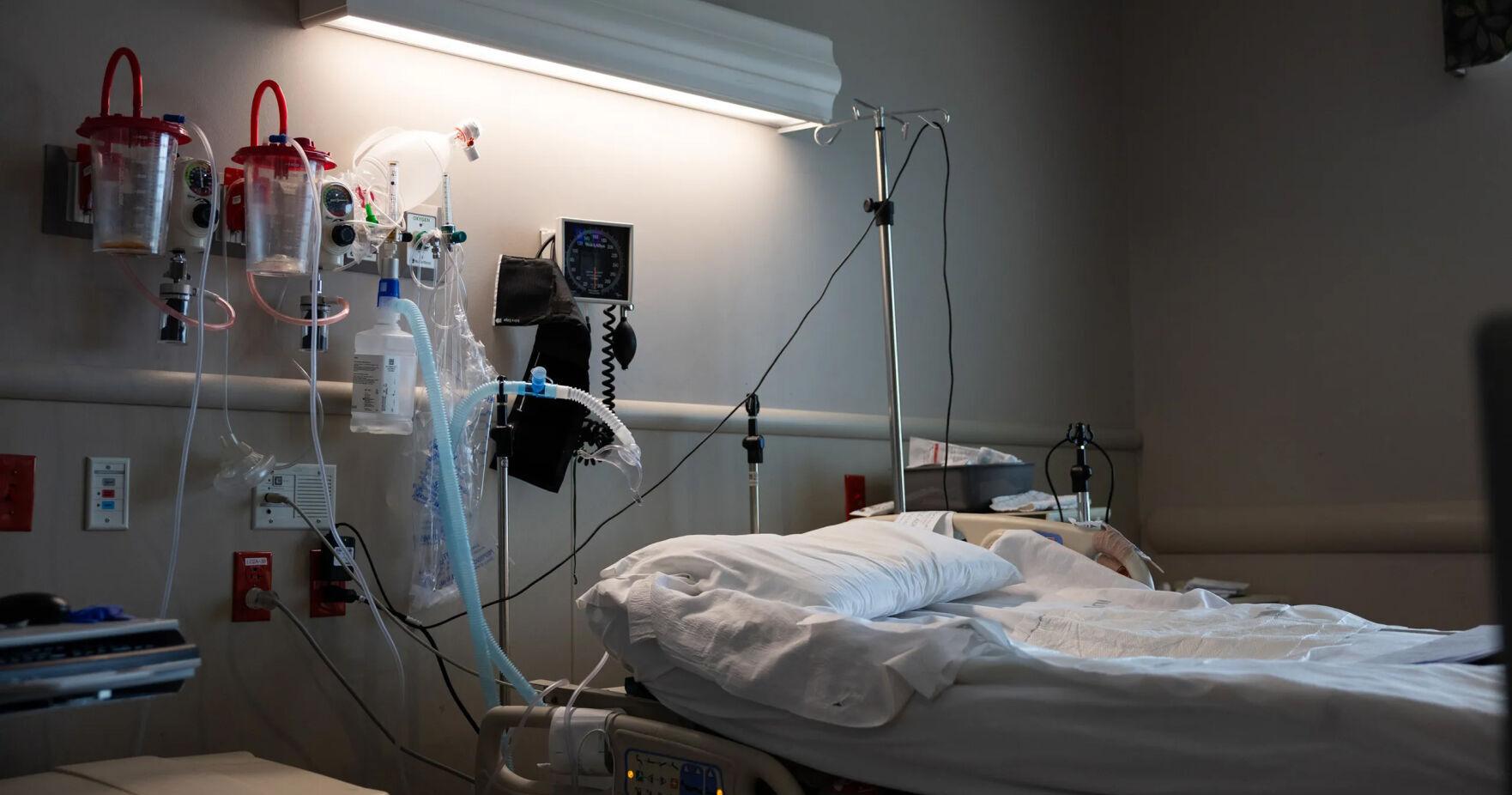 More than 200 , 000 Texans are waiting for Medicaid approval as enrollment declines
