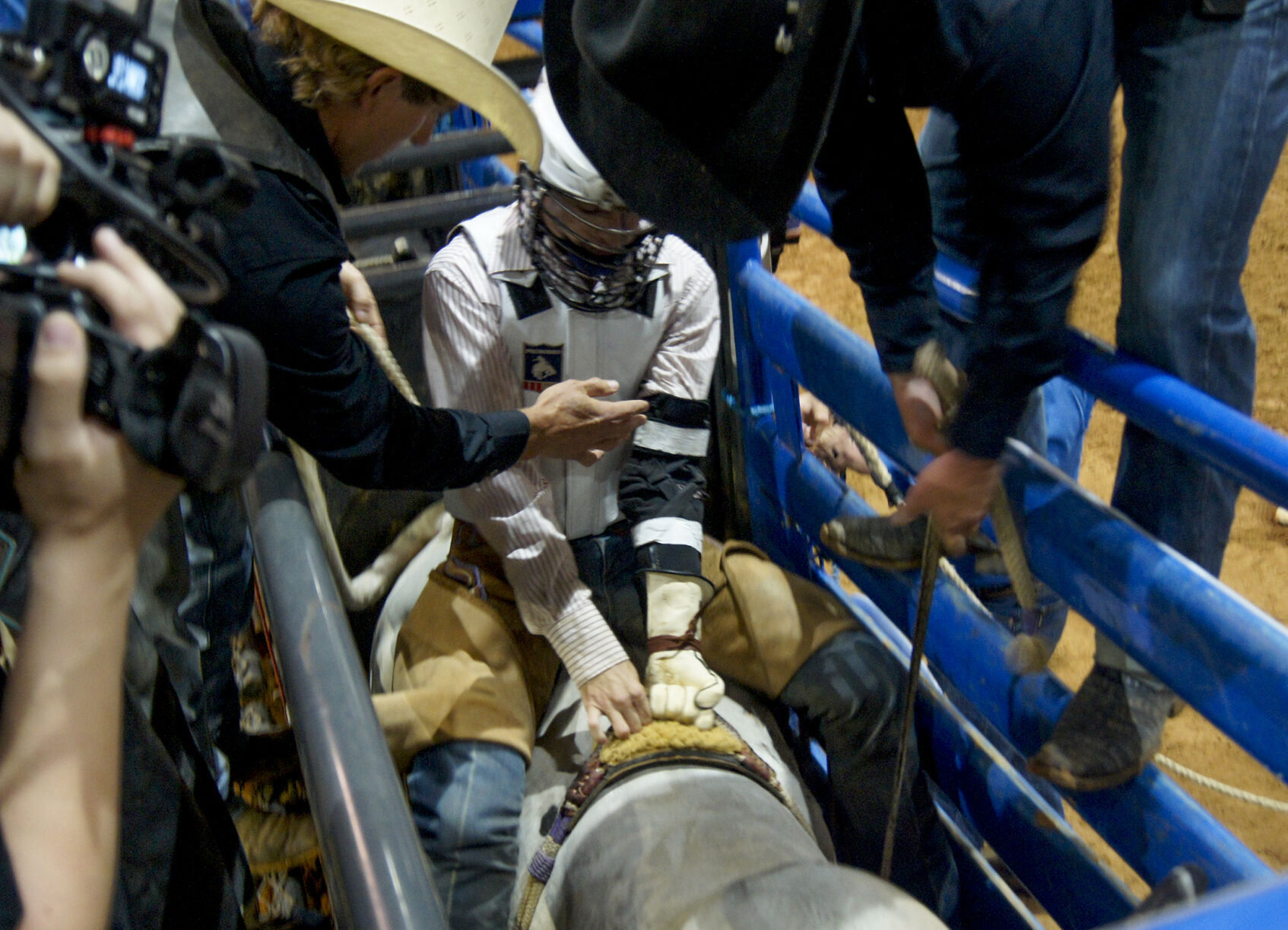 Angelina Benefit Rodeo rides on, draws crowd despite rain | Local ...