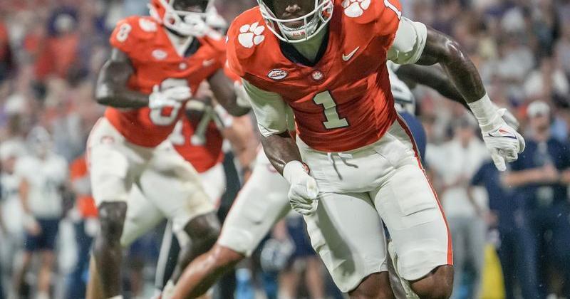 Clemson wide receiver T.J. Moore (1) runs a route before catching a pass for a touchdown against Georgia Southern University