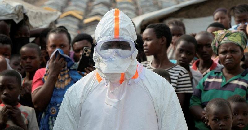 FILE PHOTO: At least 30 deaths at Congo camp show Ebola could be spreading fast | Top News