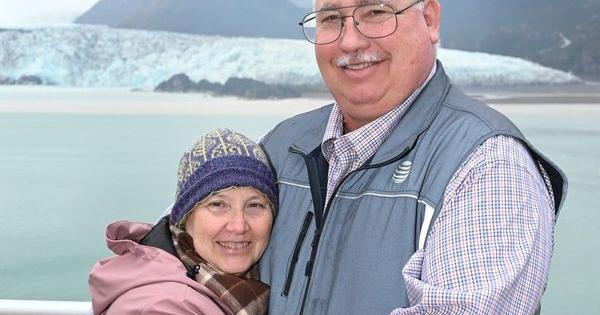 Bruce Scott (with wife Lisa) built a seven-figure retirement balance at Pacific Bell.