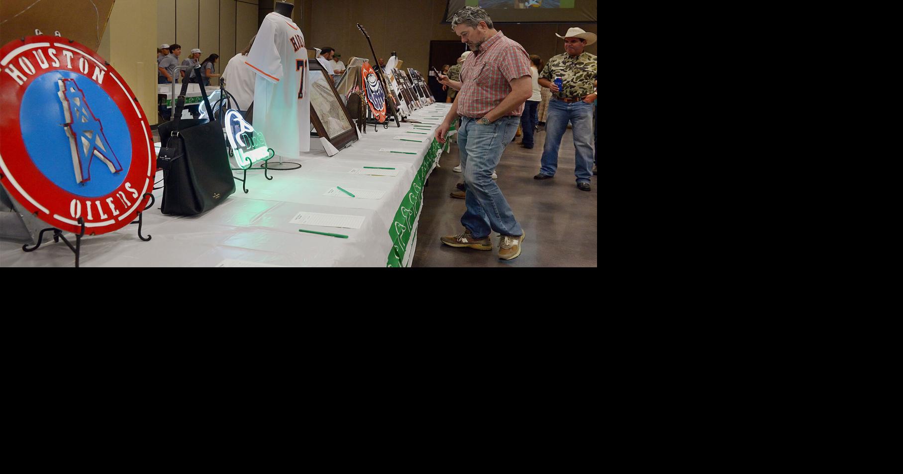 Banquet raises funds for habitat conservation