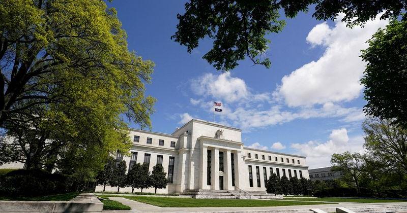 FILE PHOTO: The Federal Reserve building in Washington