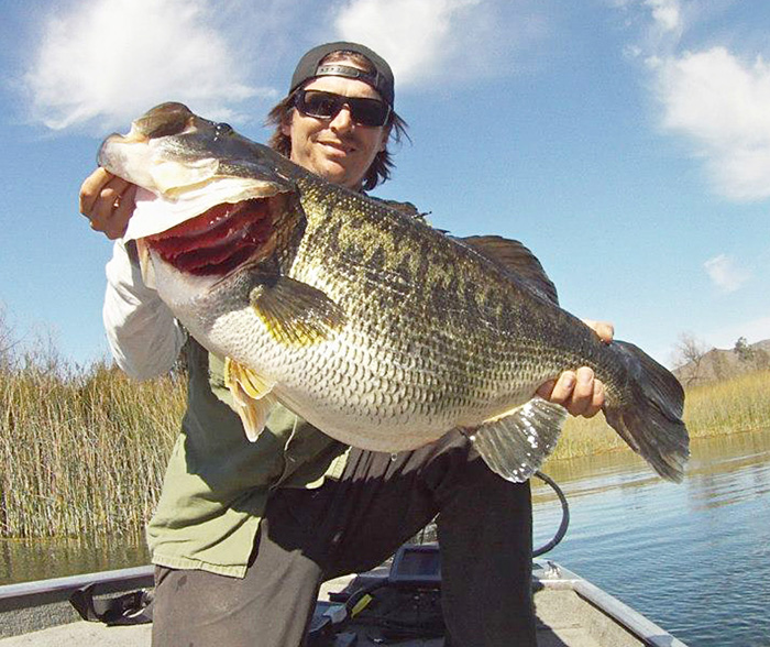 mikelongoutdoors winched up this 15.8-lb buttah monstah with 15-lb