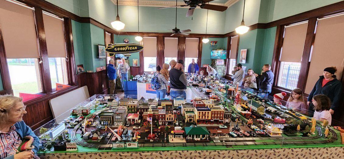 Loblolly rolls into depot to start holiday season News from