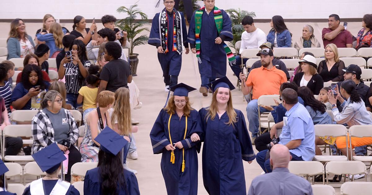 Honor grads deliver sage advice during PCA commencement | Local & State ...