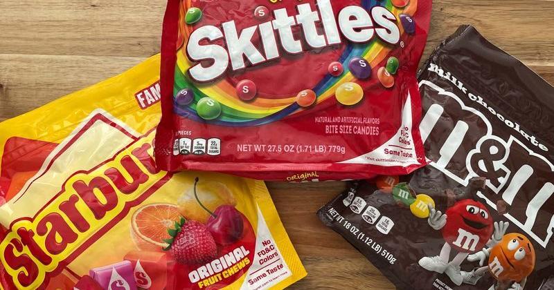 We tried the new versions of Skittles, Starbursts and M&Ms that contain no artificial colors.