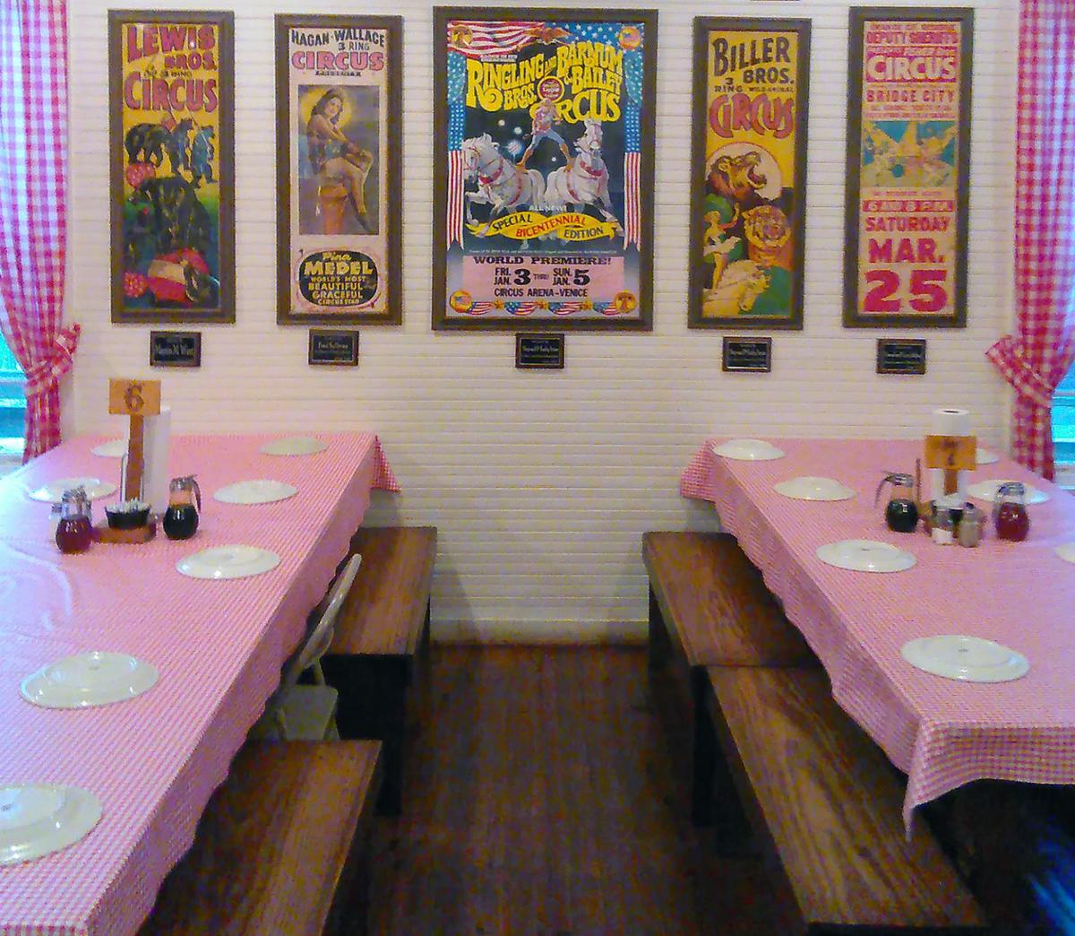 RESTAURANT REVIEW Pickett House Restaurant a Southern comfort food blast from the past Life