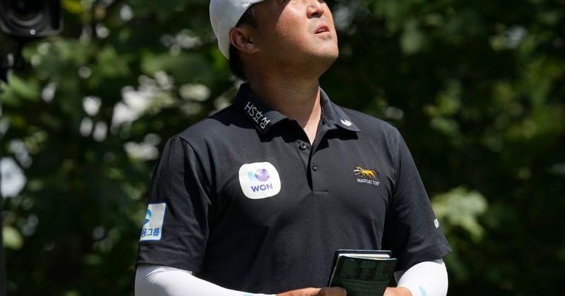 Richard T. Lee prepares to tee off from the fourth hole during the second day of LIV Golf Indianapolis on Friday, Aug. 21, 2026,