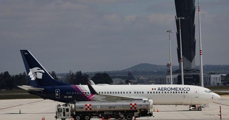 Mexican President Sheinbaum disagrees with US revoking 13 Mexican airline routes