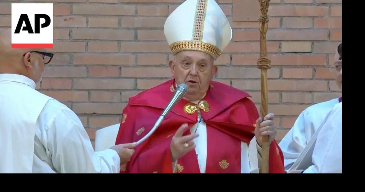Pope Francis opens  holy door in Rome