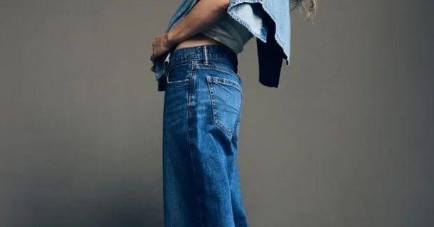 Sydney Sweeney AE Low-Rise Baggy Ultra Wide-Leg Jean