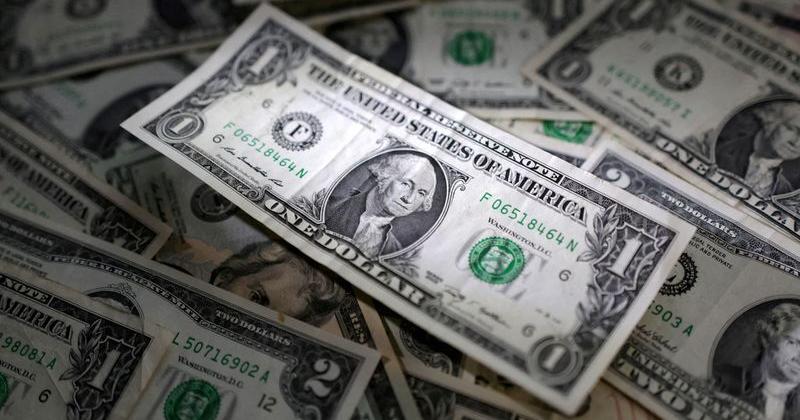 Euro slides as French fiscal worries grip markets