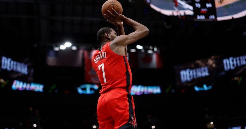 Mar 2, 2026; Washington, District of Columbia, USA; Houston Rockets forward Kevin Durant (7) shoots the ball against the Washington Wizards in the second half at Capital One Arena. Mandatory Credit: Geoff Burke-Imagn Images