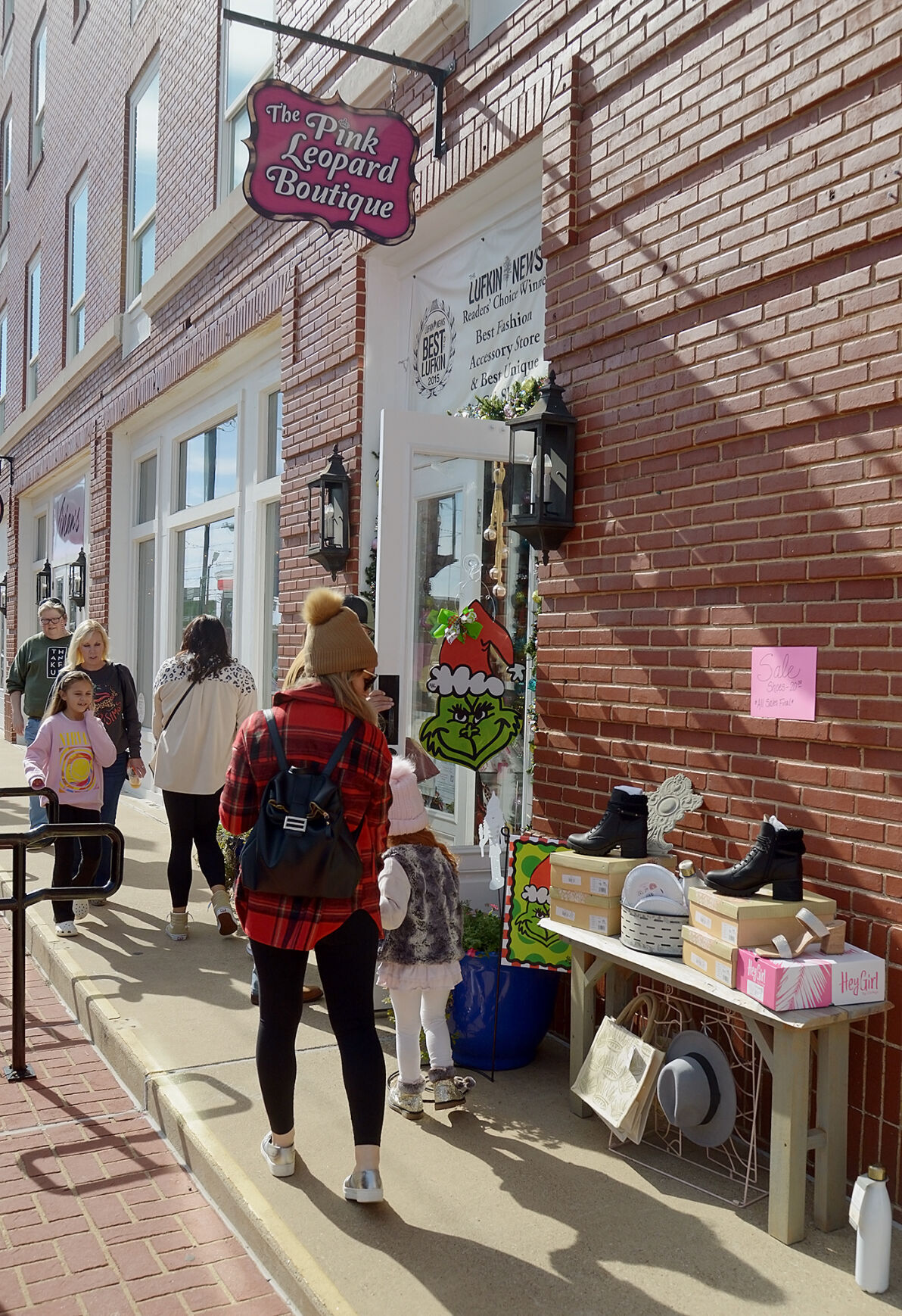 Holiday shoppers buy local during Small Business Saturday Local