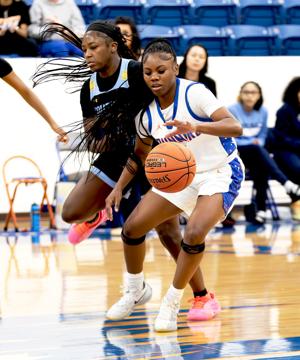 Lady Roadrunners storm past Southern-Shreveport