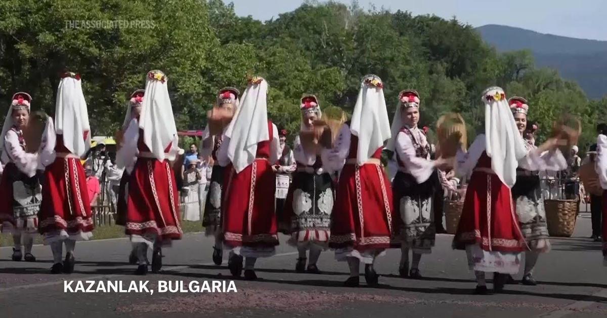 Празник на розата събра хиляди туристи в България |  Ap видео Празник на розата събра хиляди туристи в България |  Ap видео