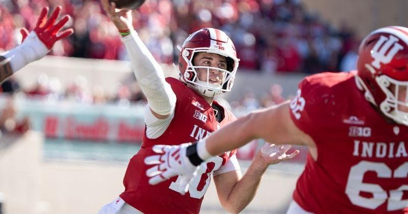 Indiana's Josh Hoover (10) passes for a touchdown to Turbo Richard (1) during the Indiana versus Ohio State football game at Memorial Stadium on Saturday, Oct. 17, 2026.