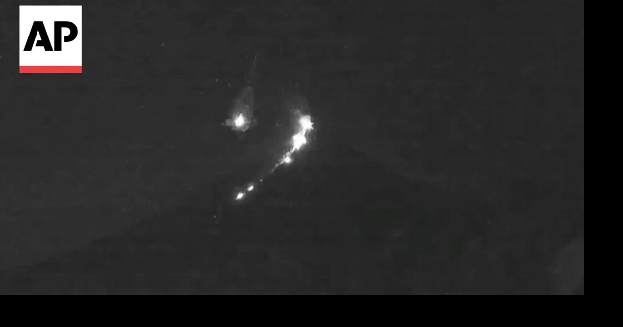 Meteor seen falling beside Mayon volcano in the Philippines | Ap Video ...