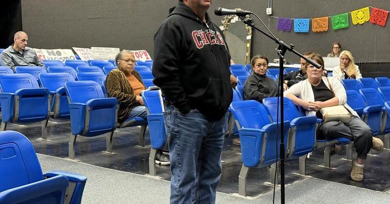 Fred Borrego, president of the San Juan Neighborhood Association, asks officials with Marathon Petroleum's El Paso refinery to reduce air-pollution emissions at the 97-year-old refinery during the TCEQ Jan. 8 public meeting at Riverside High School.