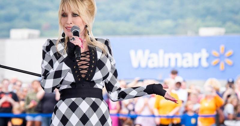 Dolly Parton sings a Hurricane Helene version of her classic 