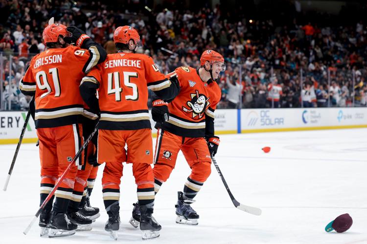 Grafische weergave van een 1win casino spelsectie op een laptop en mobiel apparaat