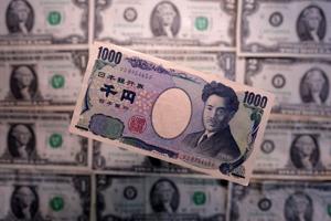 Yen stronger as traders cut back bets on Fed rate hike