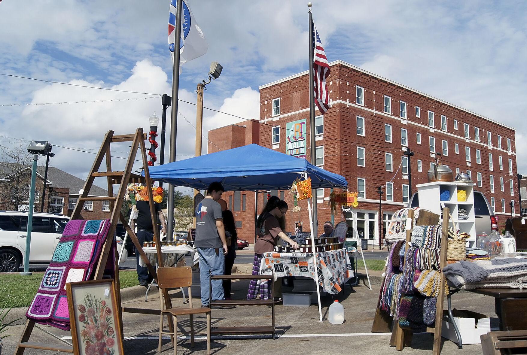 Vintage Vibes flea market brings crowd downtown Local & State