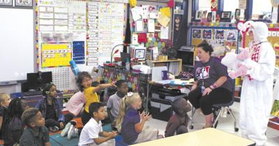 Grocer Candy Maker Team Up To Give Out Chocolate Bunnies To Kids Local State Lufkindailynews Com
