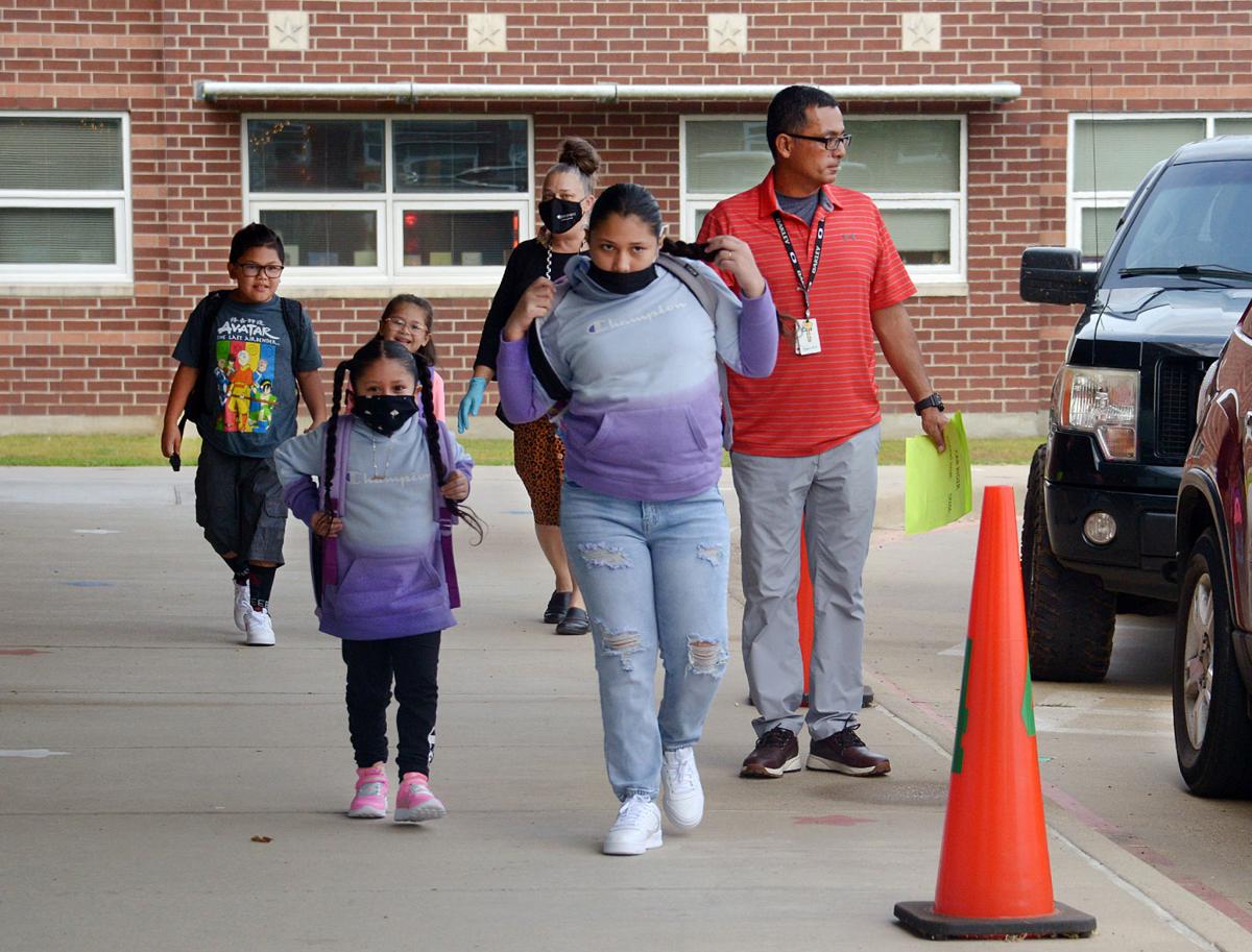 Diboll ISD welcomes students back on first day Local State