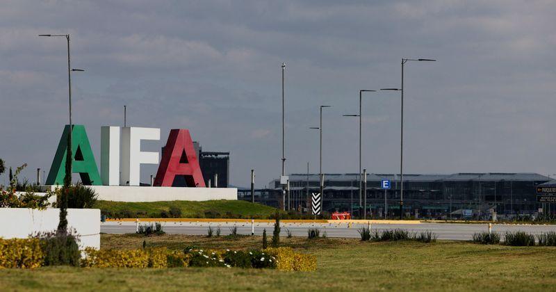 Mexican President Sheinbaum disagrees with US revoking 13 Mexican airline routes