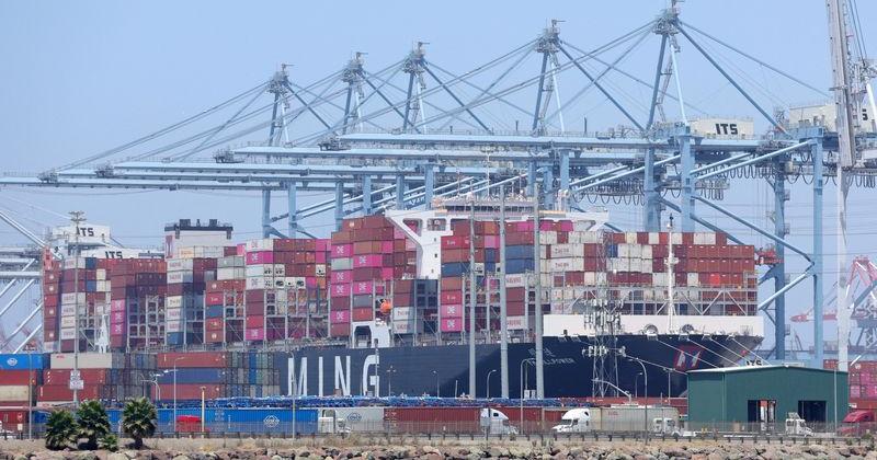 FILE PHOTO: White House says transshipped goods cost $19 billion to $26 billion in lost tariffs
