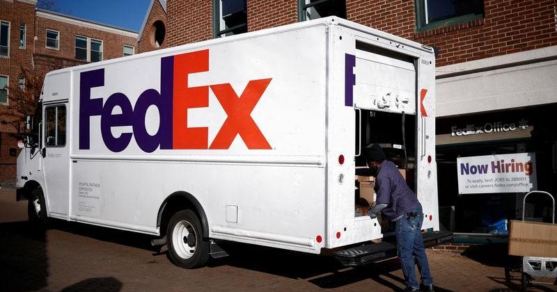 US retailers face record holiday delivery prices from surcharges tied to costlier diesel By Lisa Baertlein Oct 26, 2026 Oct 26, 2026 Updated 1 hr ago