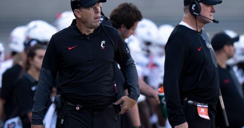 Cincinnati Bearcats head coach Scott Satterfield walks the sideline in the fourth quarter of the NCAA football game between the
