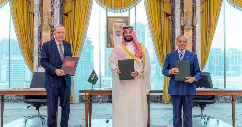 Saudi Arabia, Turkey, and Pakistan Forge Defense Agreement in Mecca | Breaking News