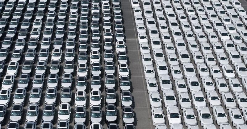 China home car sales downturn continues, exports retain momentum