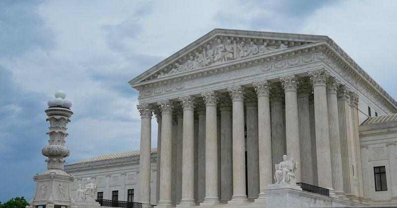 FILE PHOTO: U.S. Supreme Court building in Washington