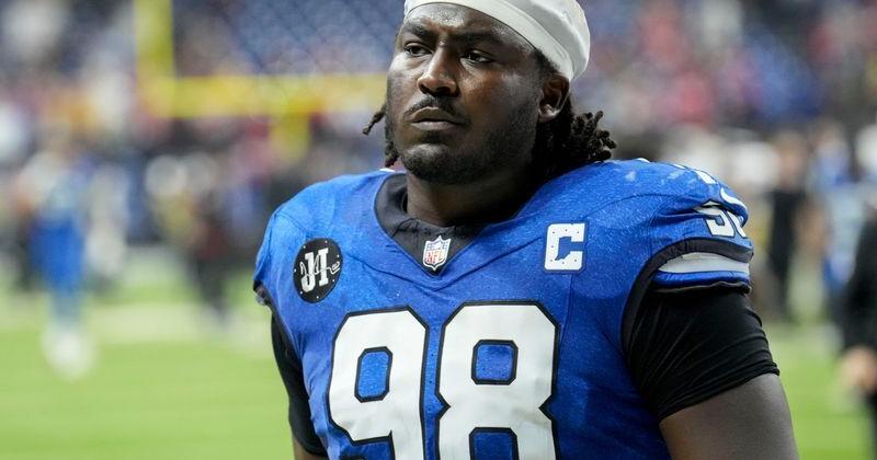 Indianapolis Colts defensive tackle Eric Johnson II (98) leaves the field Monday, Dec. 22, 2025, after losing a game against the