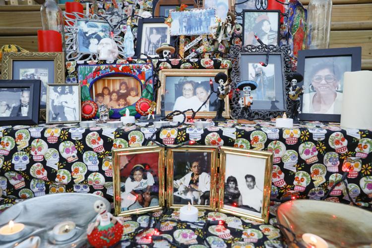 PHOTOS: Celebrando la vida y la muerte en el año de COVID | Local News