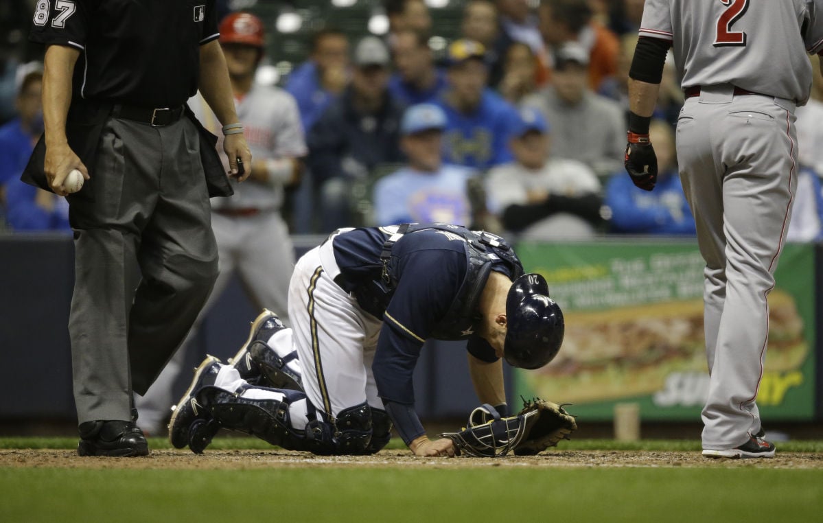 Lucroy to miss 4-6 weeks with hamstring strain