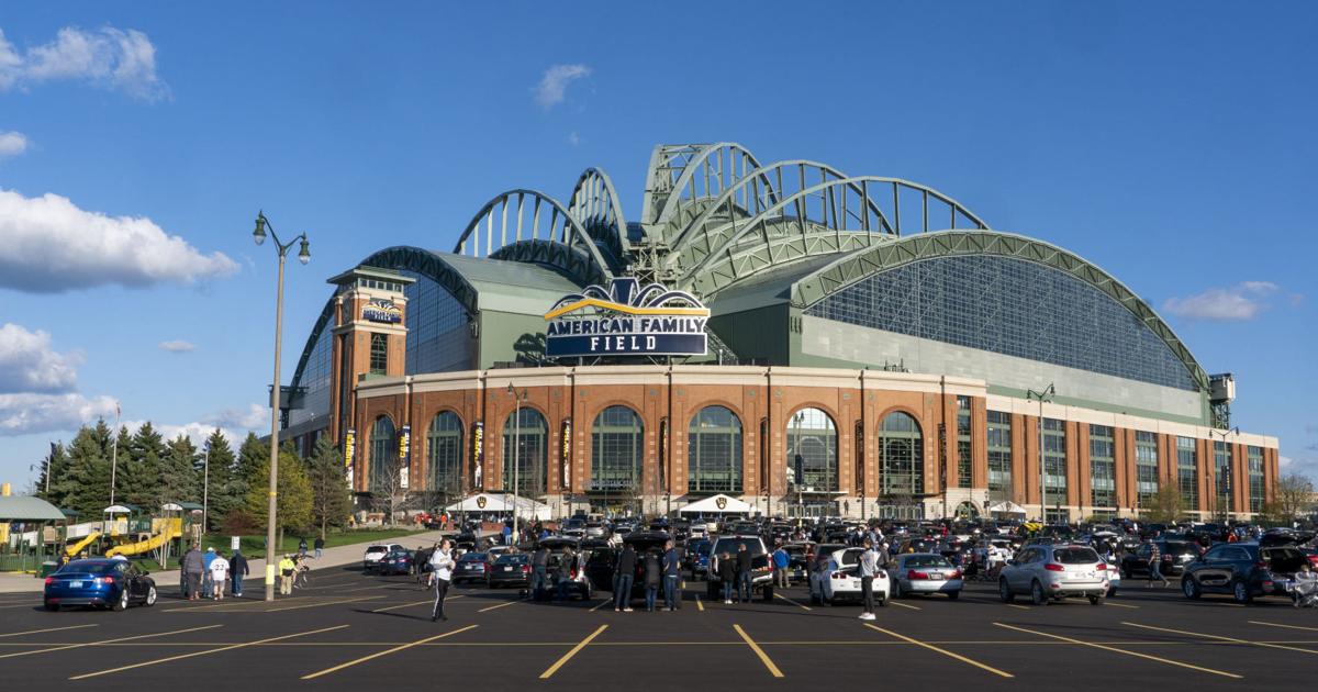 Republicans propose $700 million plan to keep Milwaukee Brewers in Wisconsin longer